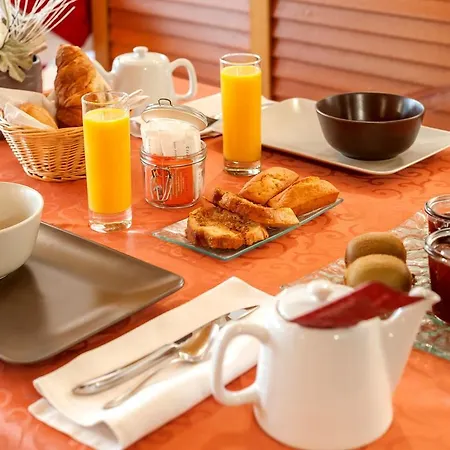 Hotel Logis Des Saveurs Chasseneuil-sur-Bonnieure