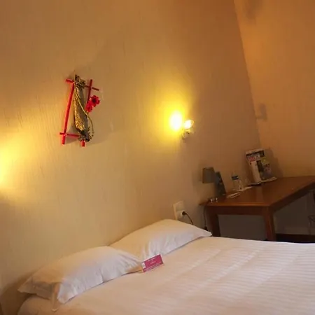 فندق Logis Des Saveurs Chasseneuil-sur-Bonnieure